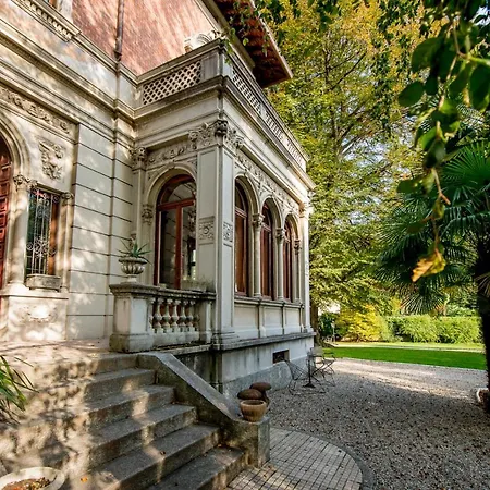 Villa Sleeps 12 Pool Mandello del Lario