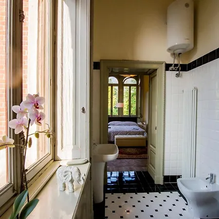 Villa Sleeps 12 Pool Mandello del Lario